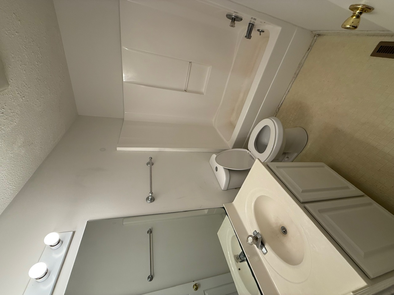 Two-bathroom remodel in Anderson, SC for the Prioleau family - photo 2